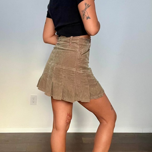 Vintage pleated corduroy mini skirt - Picture 2 of 3